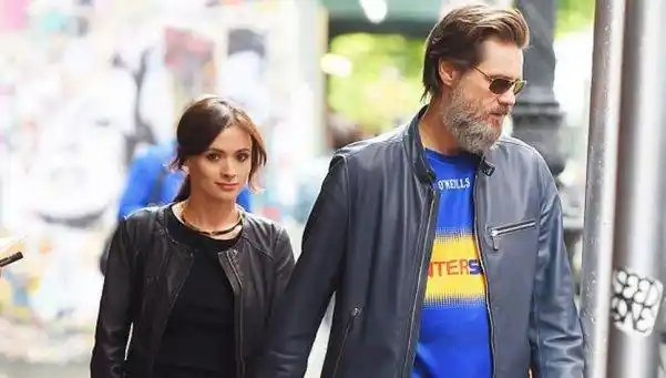Demandan a Jim Carrey por la muerte de su novia