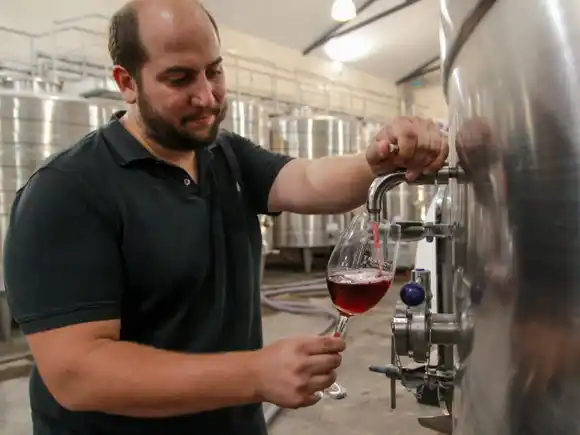 “En cada lugar que hay una vida rica alrededor, los vinos tienen otro color”