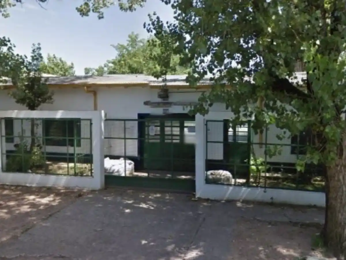 Una alumna, su hermana y su madre golpearon a la directora de una escuela