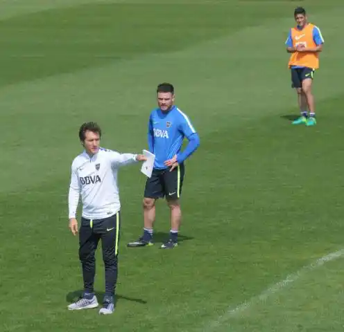 Con Gago out por más de 6 meses, ¿llegó la hora de Nández?