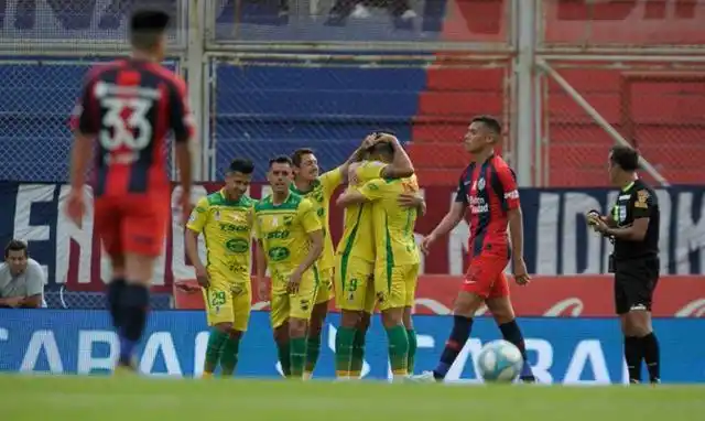 el Halcón se lo dio vuelta al Ciclón en el Nuevo Gasómetro y Pizzi quedó en la cuerda floja