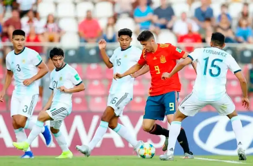 Debut con empate ante España