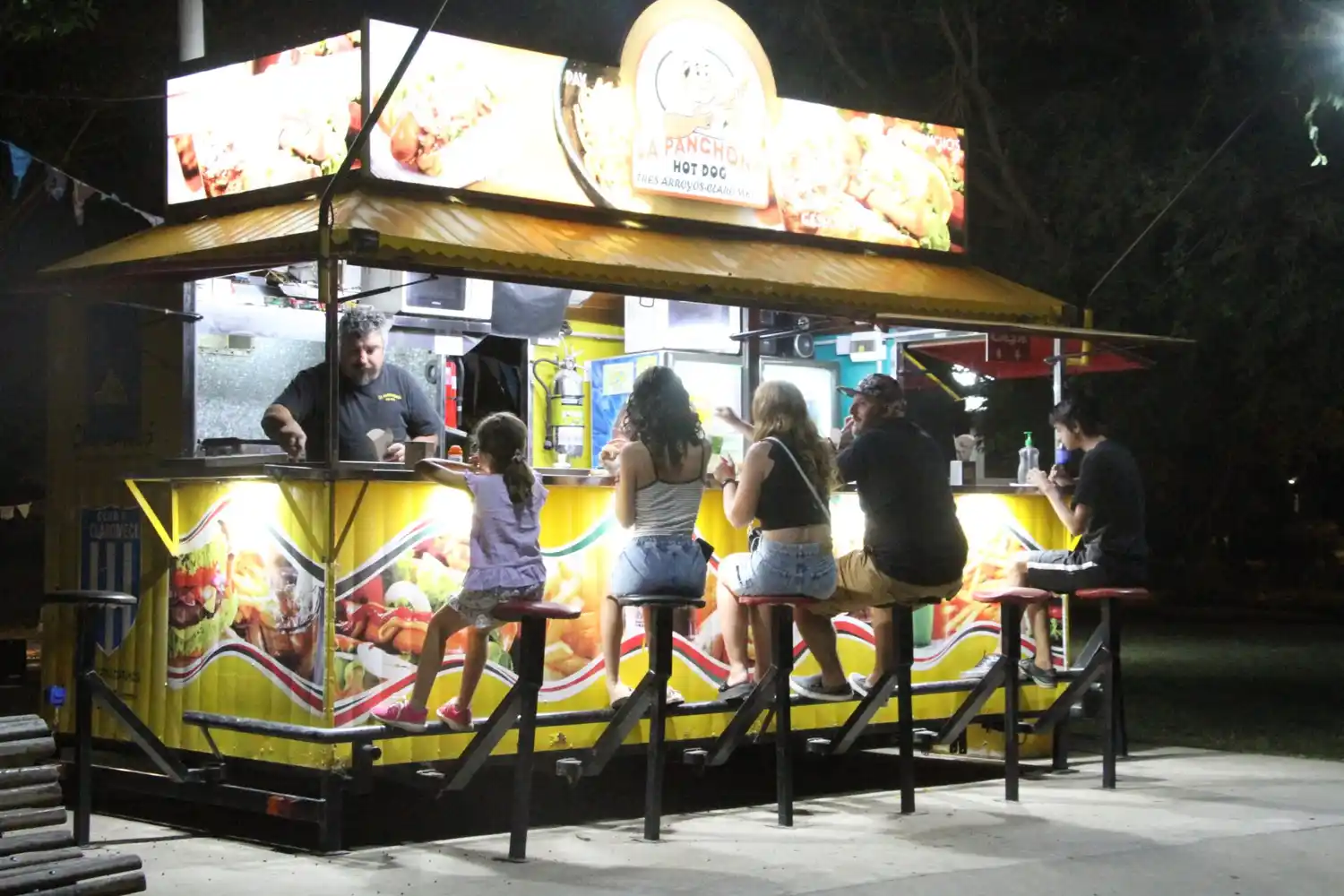 Nueva licitación para carros gastronómicos en plazas y Parque Cabañas