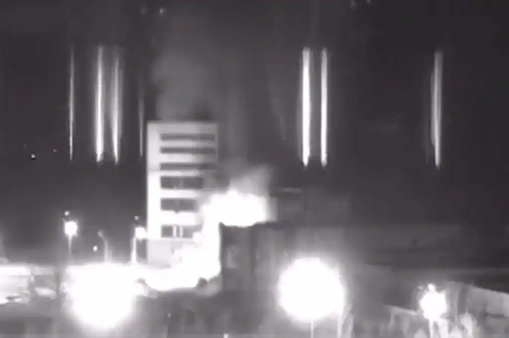 Incendio en la planta nuclear de Zaporizhzhia tras un ataque de las fuerzas rusas