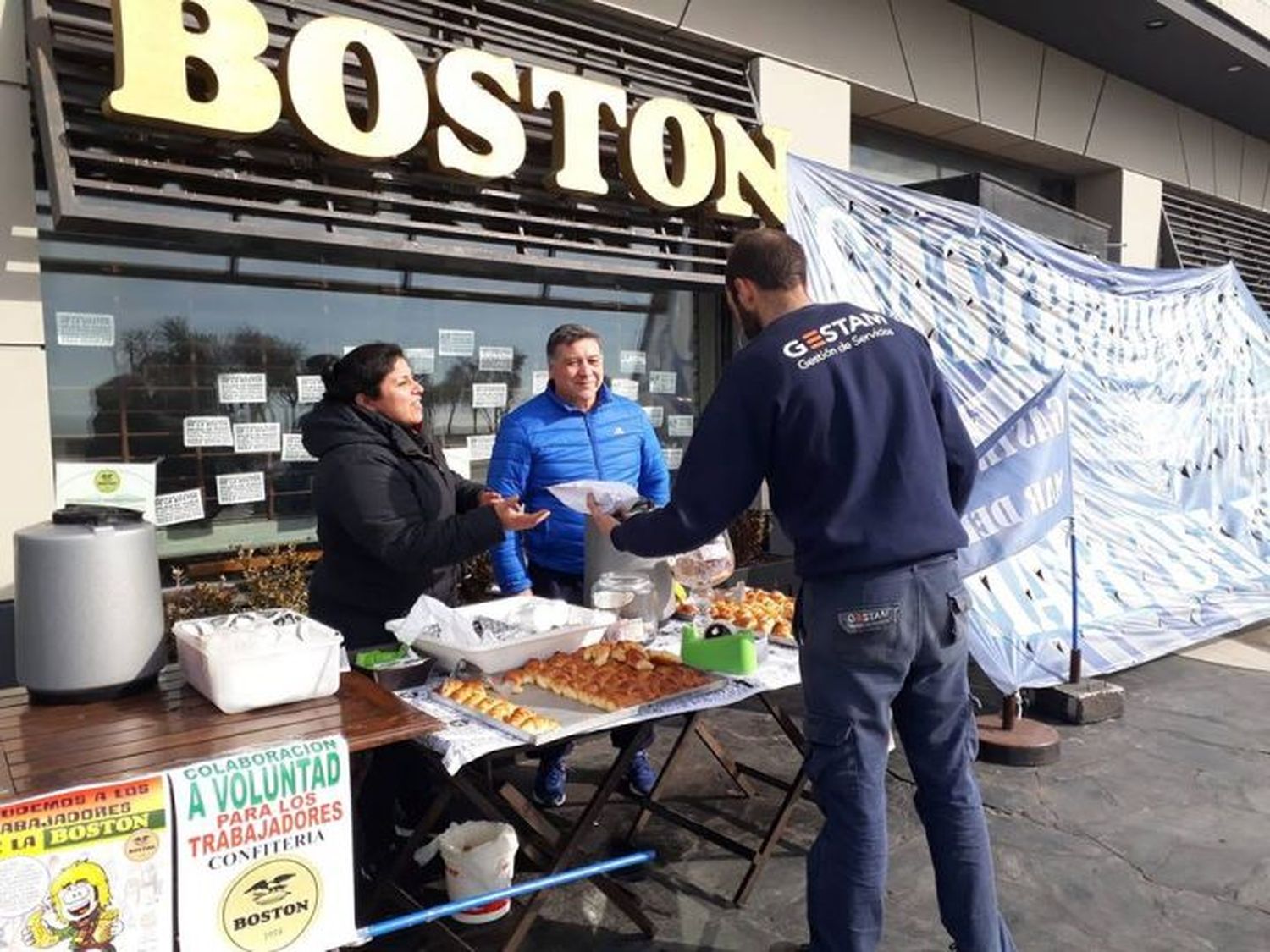 Mar del Plata: Trabajadores despedidos de La Boston se reúnen con Arroyo