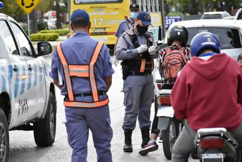 La Policía detectó 10 fiestas clandestinas y labró más de 400 actas de infracción
