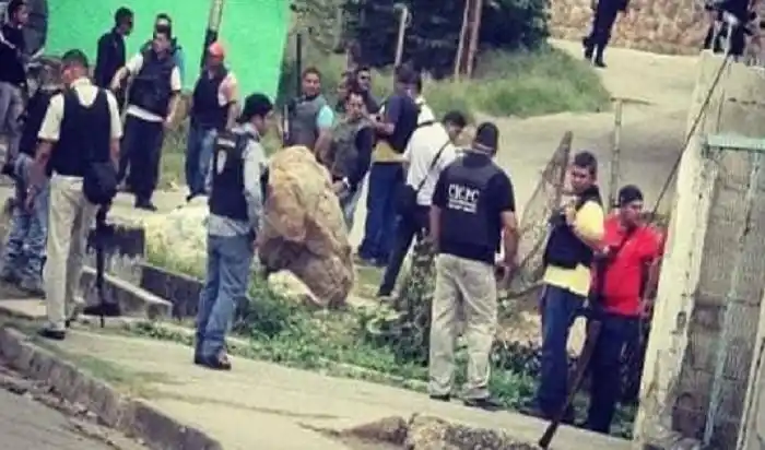 ¡ATACAN HELICÓPTERO DEL SEBIN! 10 abatidos y siete heridos tras enfrentamientos en San Juan de Las Galdonas