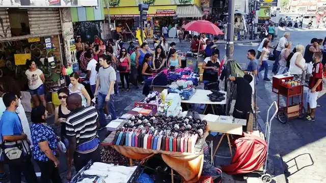 El Mundial demoró las compras navideñas y cientos de personas buscan sus regalos a último momento