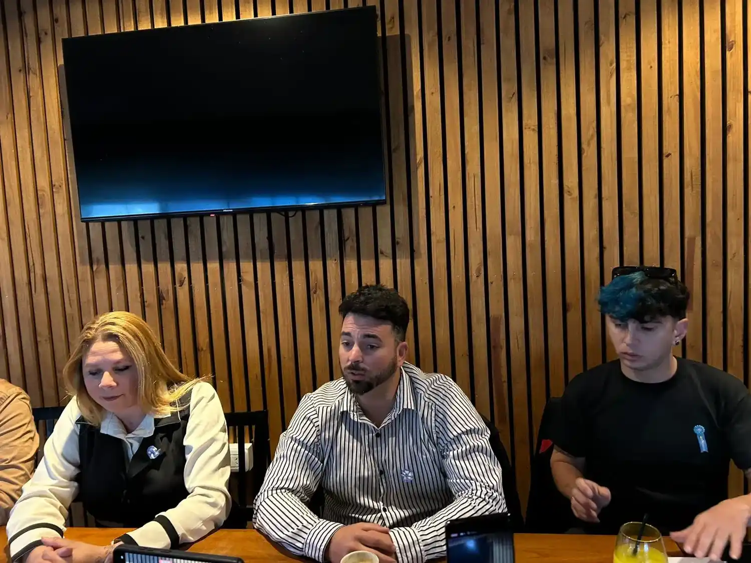 Nadia Gómez y Tobías Sarroca, acompañaron a Marcelo Gómez.