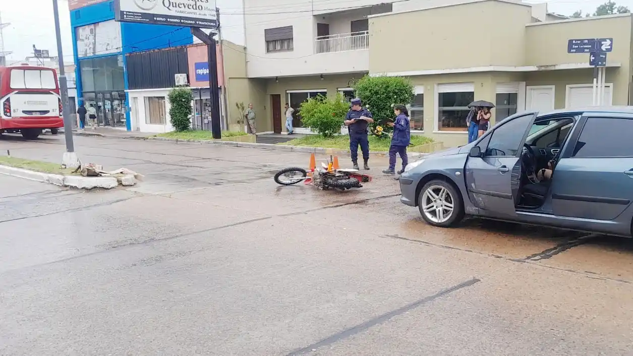 Un hombre falleció luego de caer bajo un colectivo en Bv. San Lorenzo