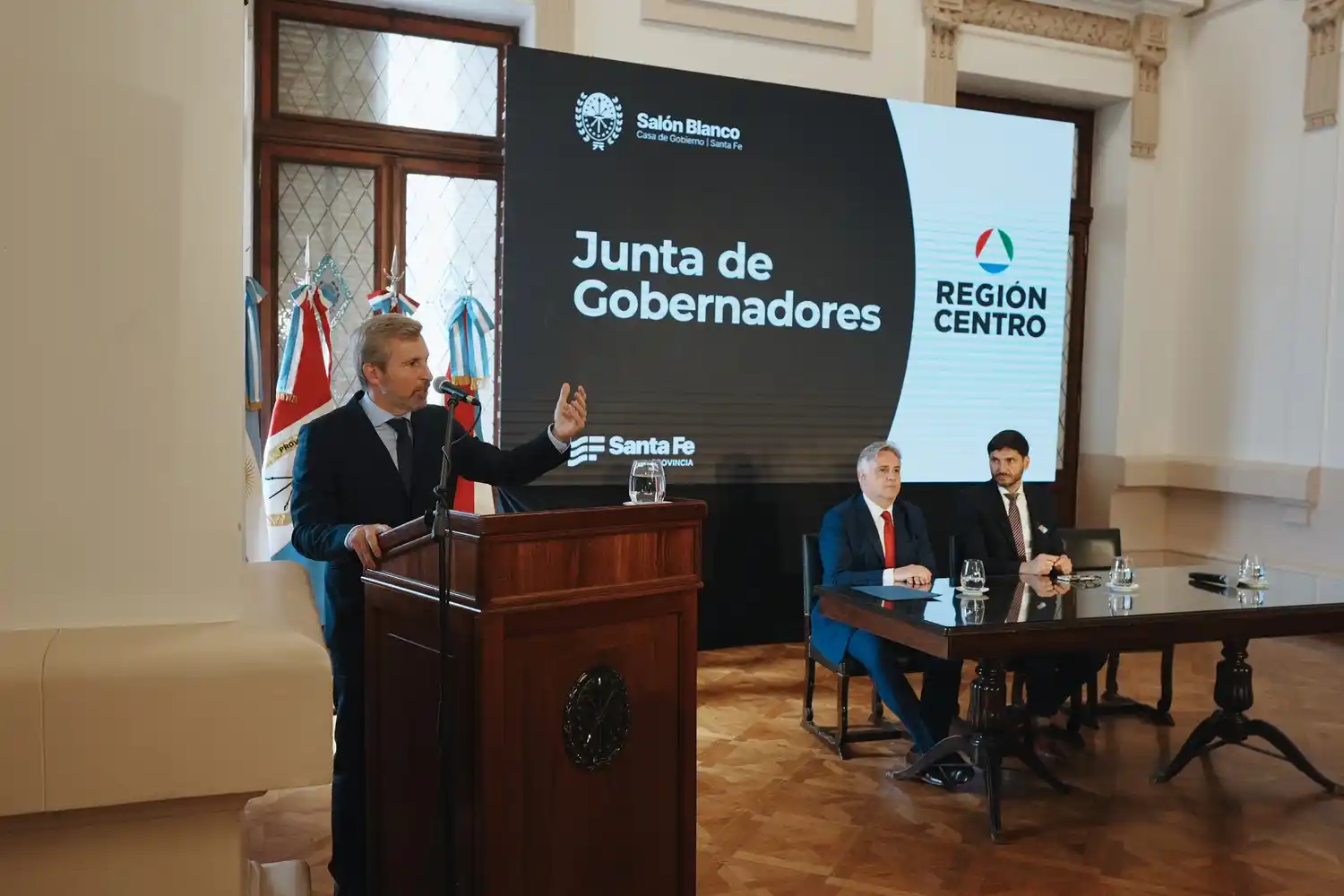 Los gobernadores de la Región Centro delinean un reclamo conjunto por la deuda que tiene Anses con las provincias