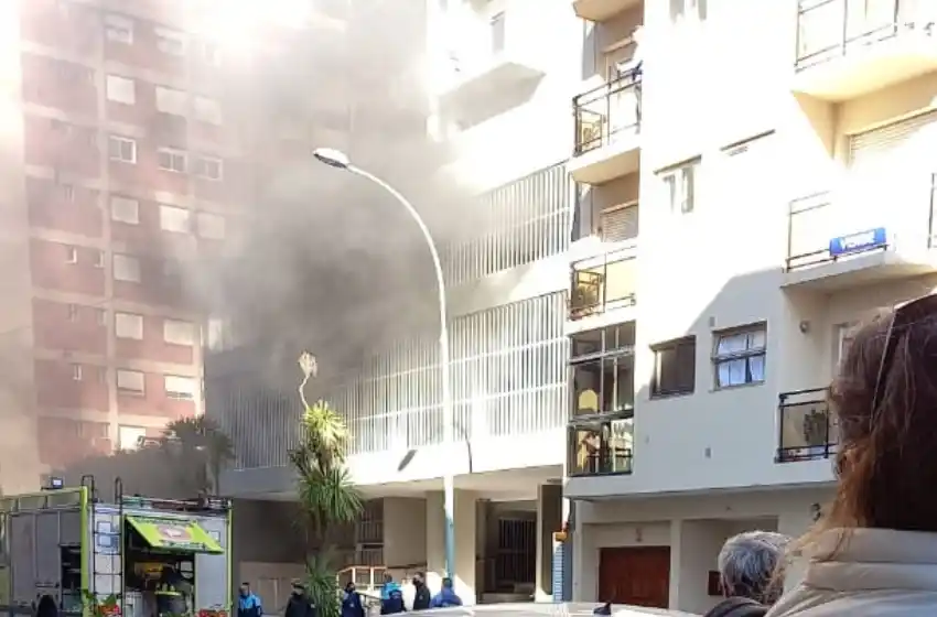 Tensión en La Perla por un incendio