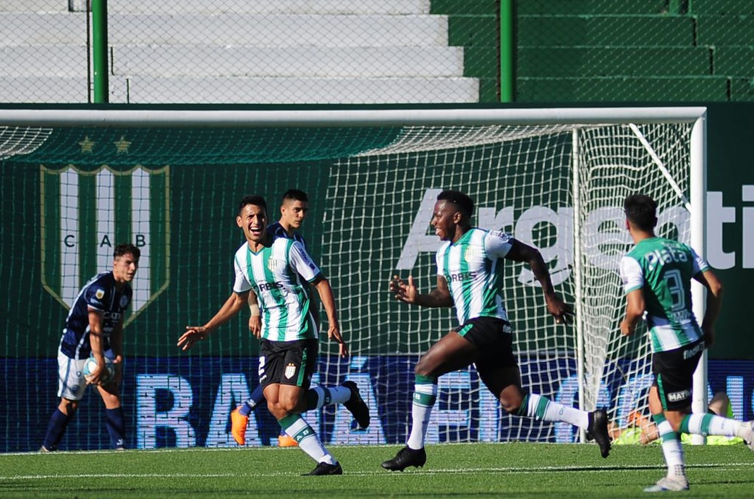 Banfield volvió a ganar a costa de Godoy Cruz