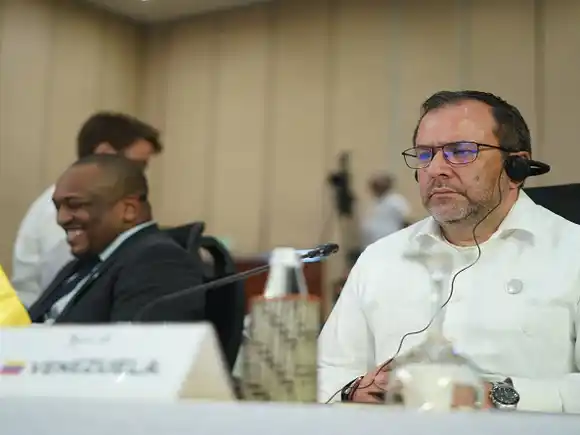 Yván Gil pide en la CELAC-UE  "asumir una postura unificada ante creciente despliegue militar en el Caribe"