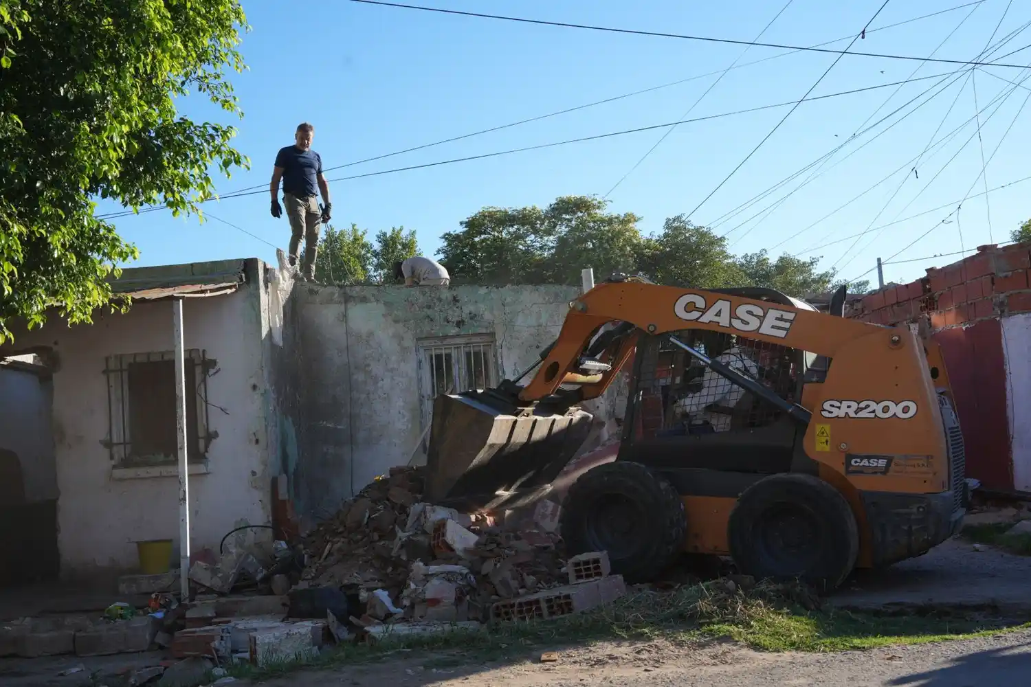 Derribaron un búnker en Garibaldi y Patricias Argentinas.