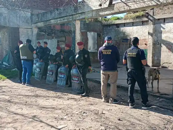 Múltiples allanamientos por comercialización de estupefacientes y aprehensiones