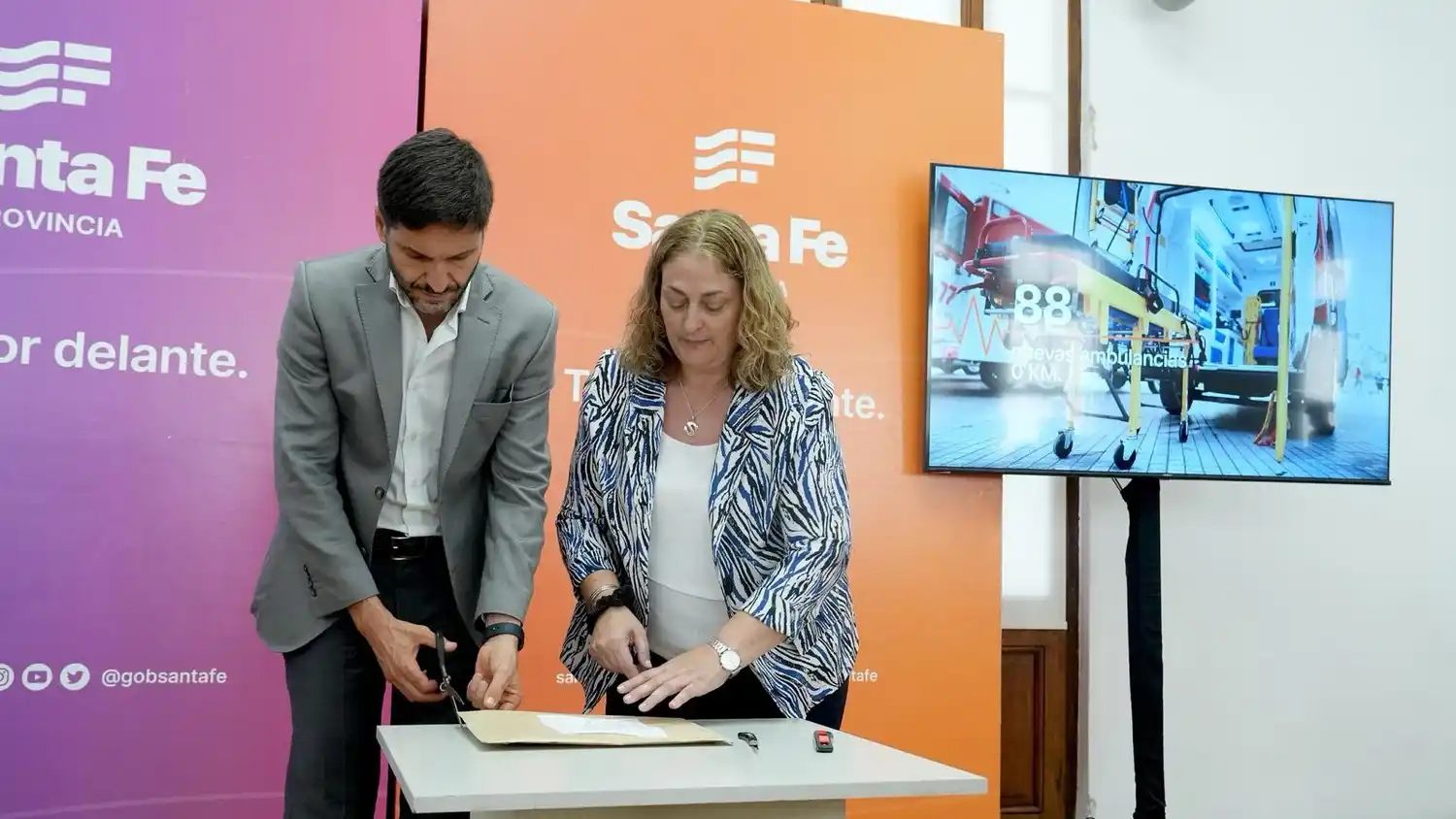 Pullaro impulsa una inversión de casi $ 10.000 millones para sumar 88 ambulancias y fortalecer el sistema de salud pública - 2