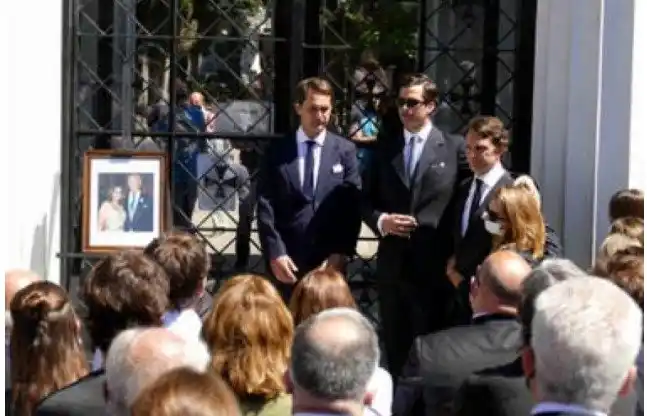 Los hermanos varones decidieron sepultar juntos al femicida y su víctima