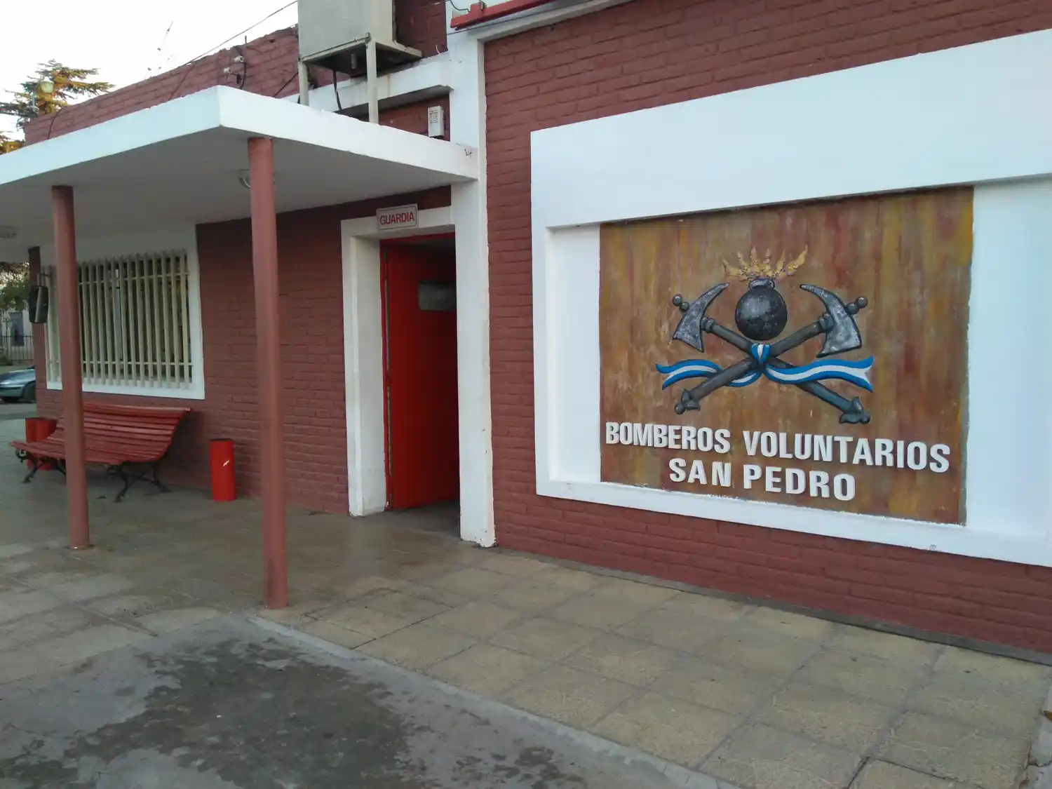 La línea salió de servicio debido a la tormenta.