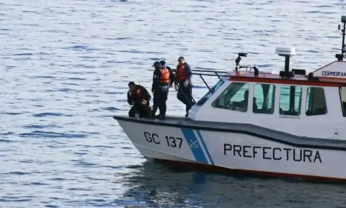 Tragedia en Bariloche: un auto cayó al lago Nahuel Huapi y murió una nena de tres años