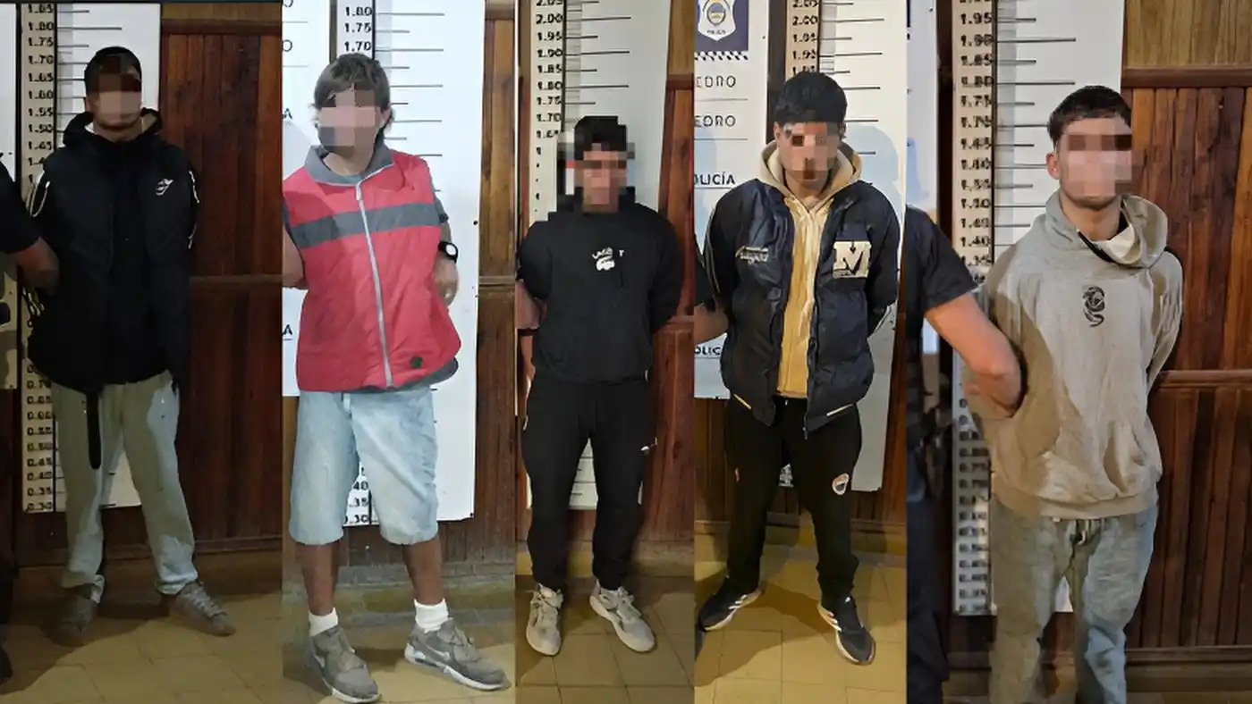Los hombres fueron notificados por la policía.
