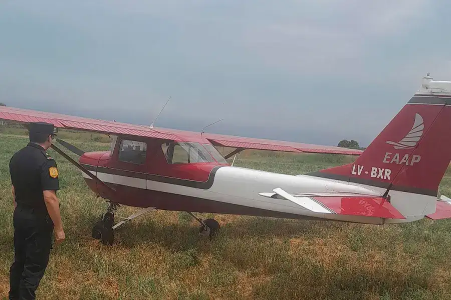 Aterrizaje de emergencia de un avión en Victoria por una falla mecánica