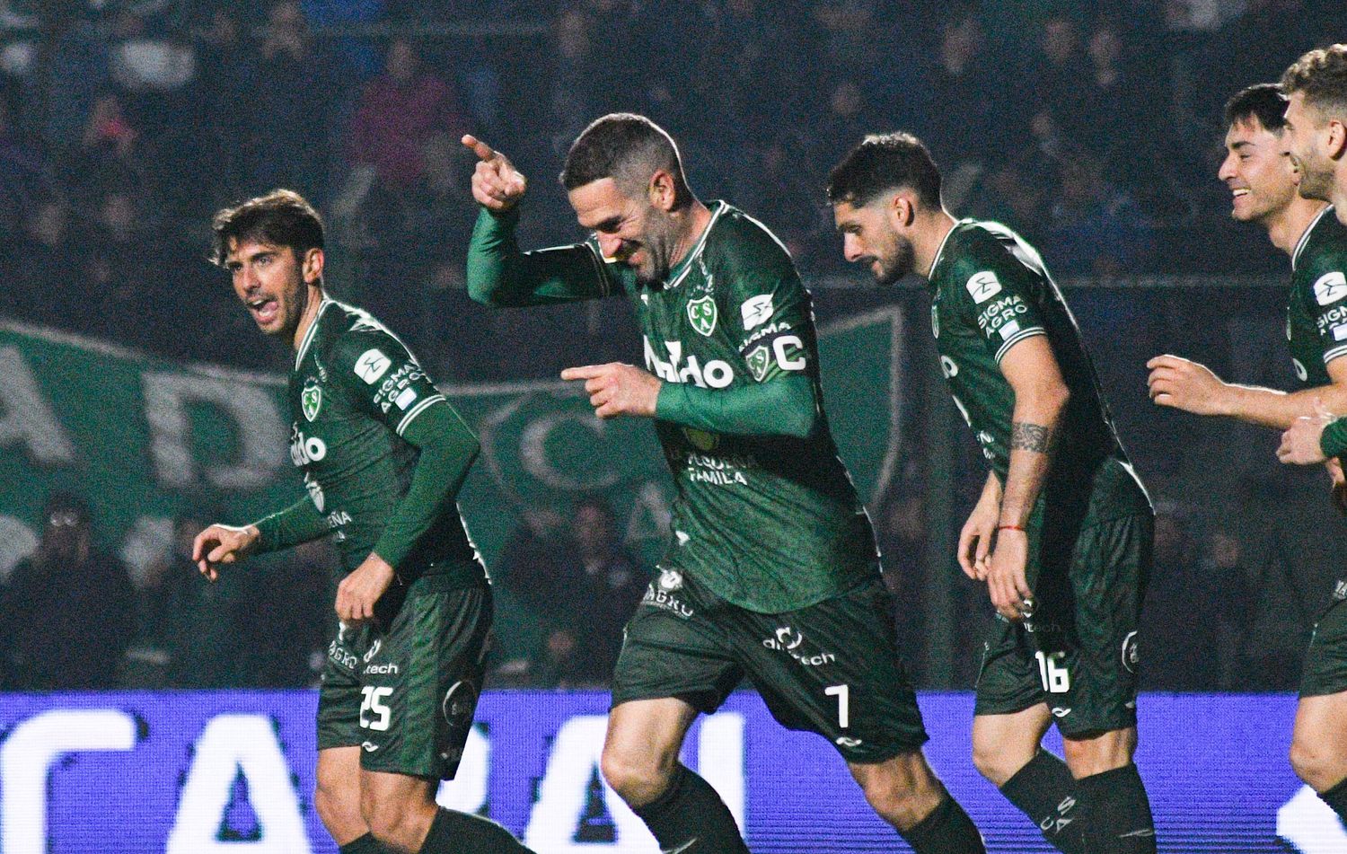 Sarmiento aprovechó el envión y superó a Lanús