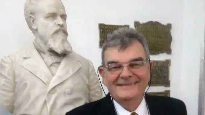 Berisso despidió al ex Intendente Néstor Juzwa con llantos y la marcha peronista de fondo