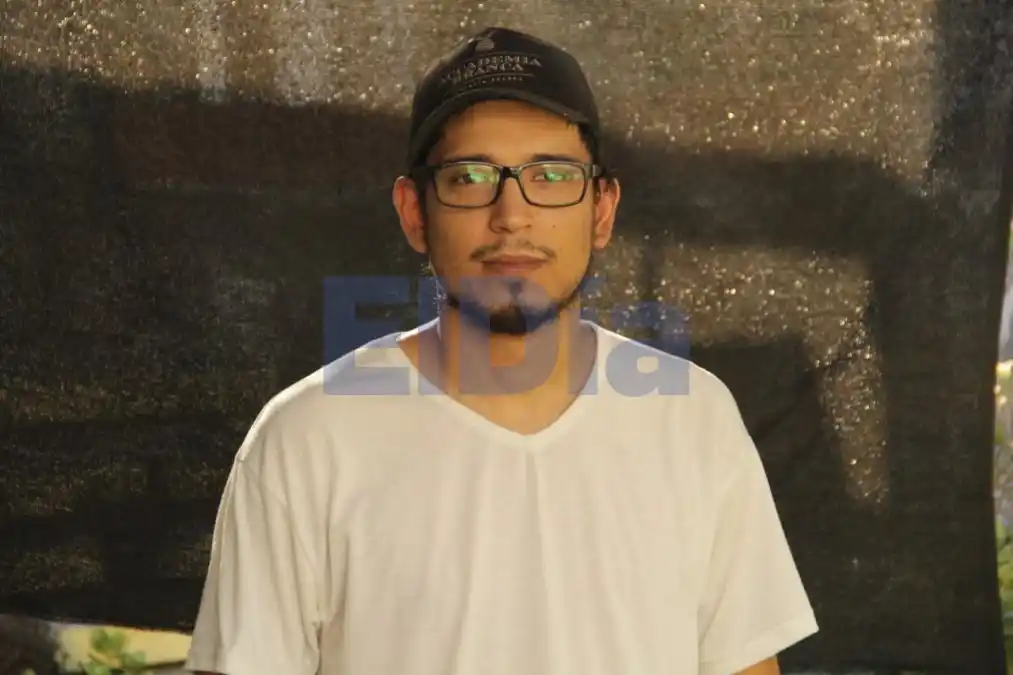 Hace un año y medio Nahuel se endeudó para pagar la tarjeta; hoy, debe casi el doble 