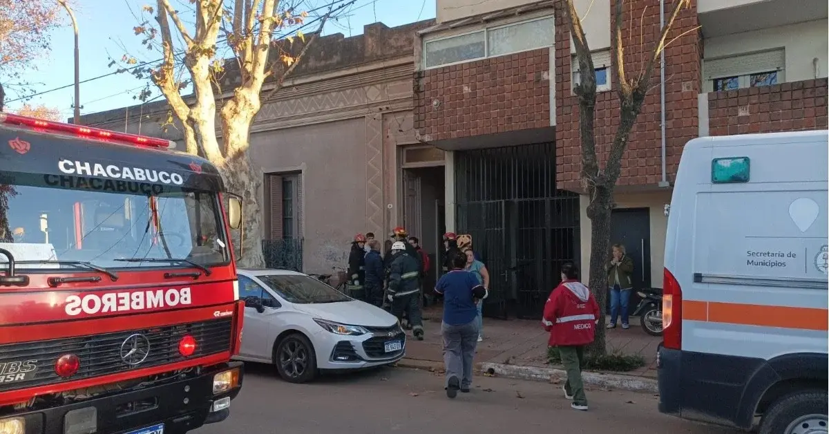 Un familiar encontró sin vida a una joven de aproximadamente 35 años.