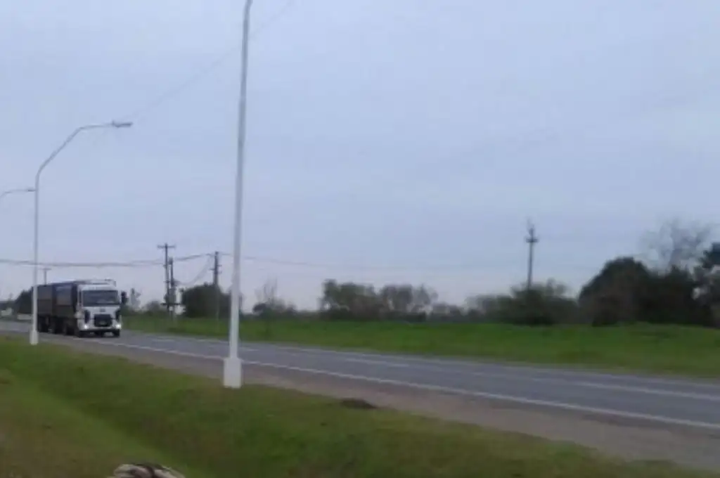 Siniestro vial: motociclista muere en la Ruta 11, a la altura de Sauce Viejo