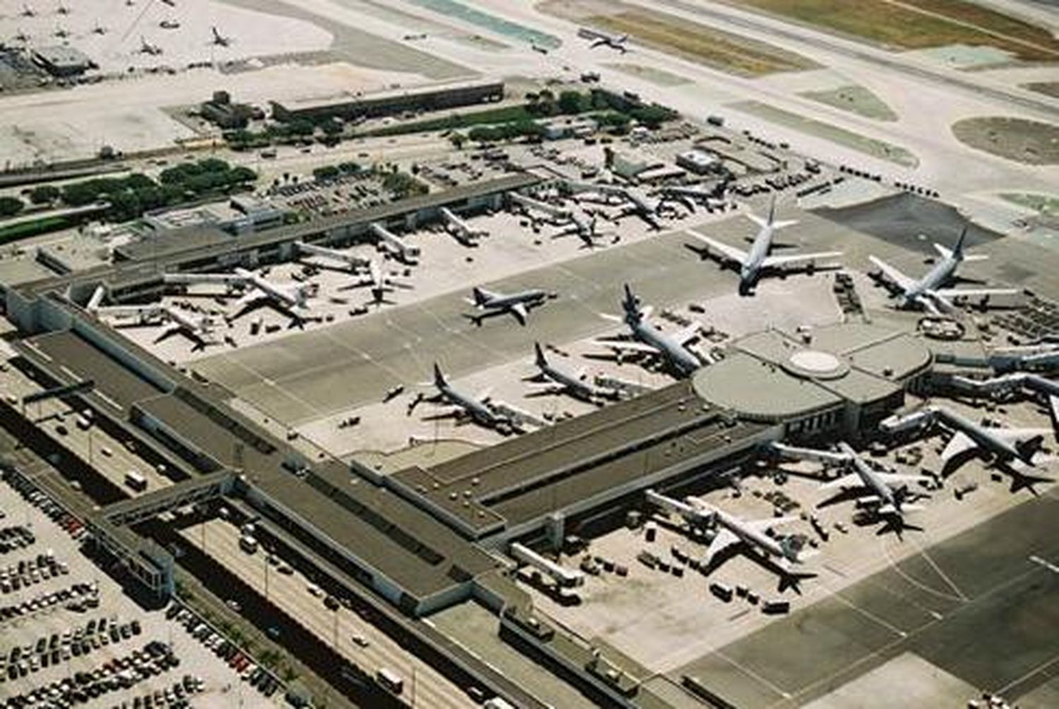 Aumenta el tráfico de pasajeros desde Estados Unidos hacia México