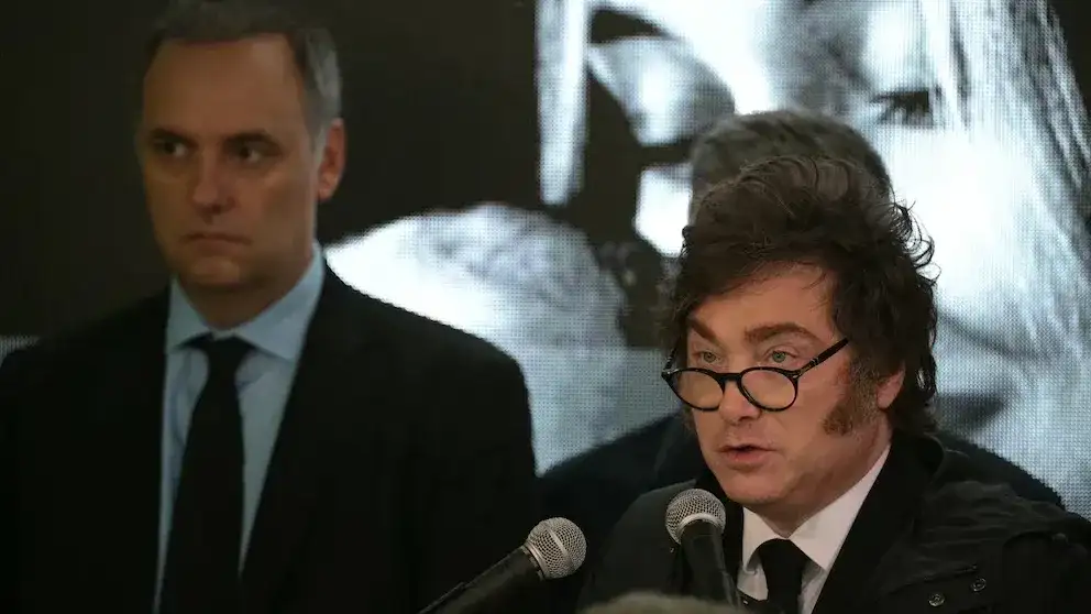 Horas cruciales en el Gobierno: Milei recibe en Olivos a Manuel Adorni y define el futuro del Jefe de Gabinete