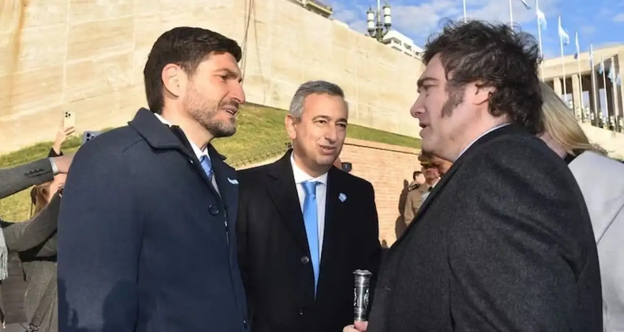 Maximiliano Pullaro, Pablo Javkin y Javier Milei. Provincia, Rosario y Nación: los territorios y sus nombres propios.