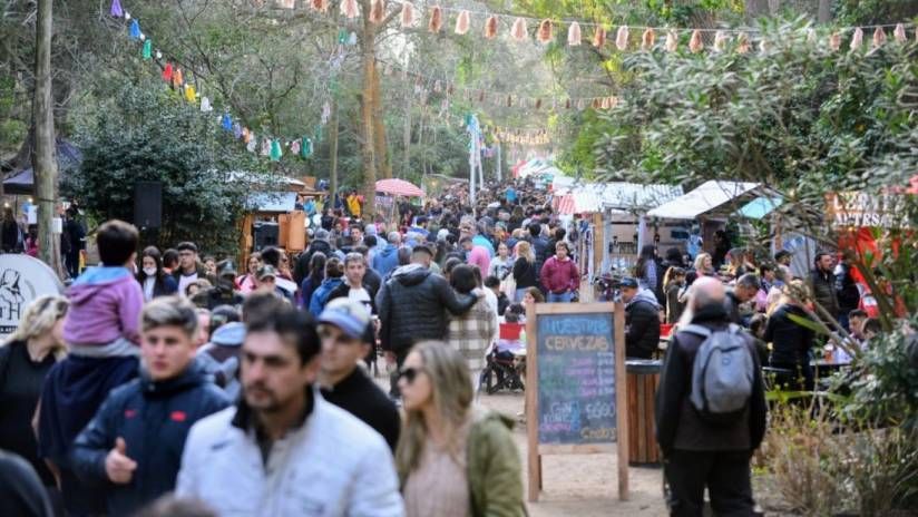ChocoGesell recibió a 80 mil personas: “hicimos 1000 piñas de chocolate y las vendimos todas”, afirmó un comerciante