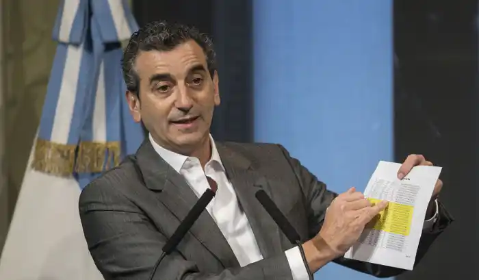 “Los sindicalistas opositores decretaron hoy la prisión de millones”