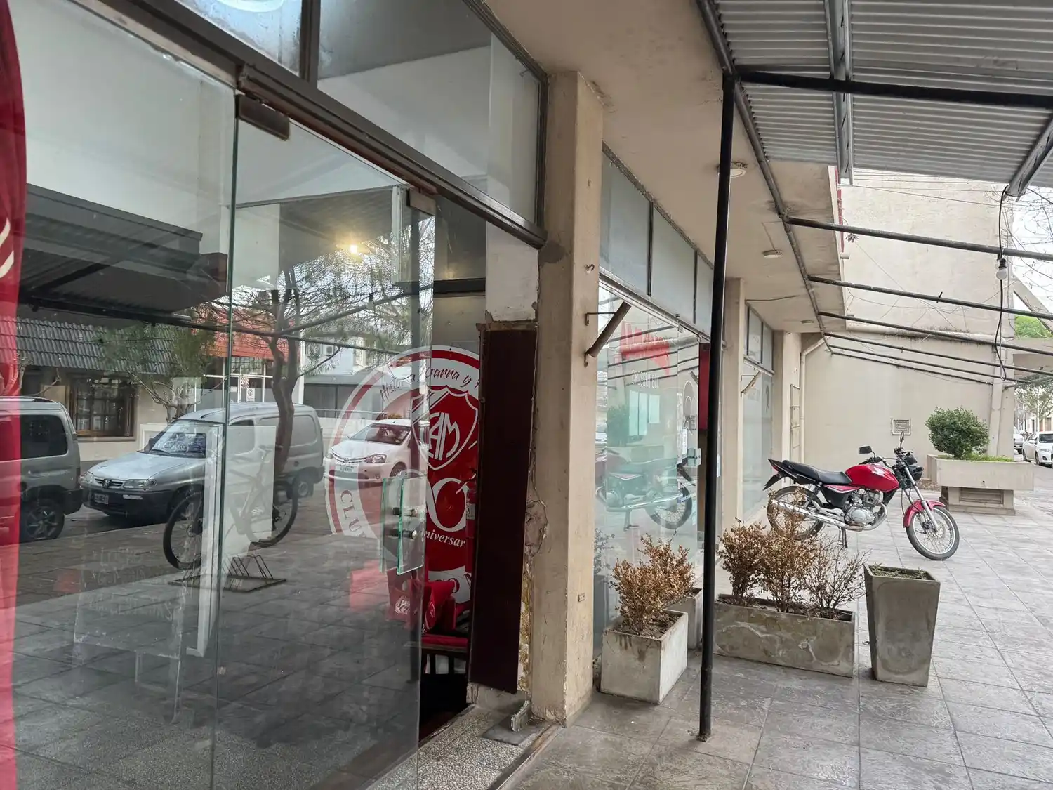 El autor del robo y los destrozos fue un menor de 16 años.