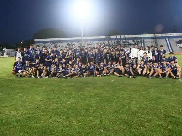 Ben Hur homenajeó a sus deportistas destacados en una emotiva ceremonia en el Regional