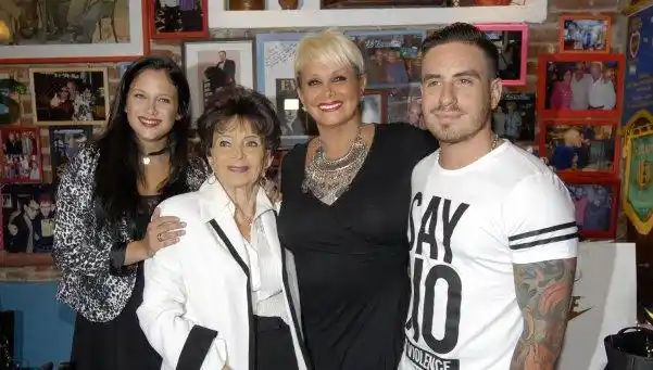 Carmen: “A mi mamá le hicieron una trampa, la traicionaron”