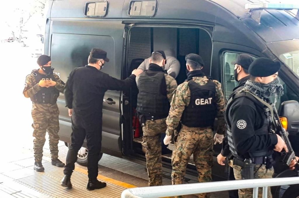 Detuvieron a cuatro efectivos del Comando Radioeléctrico San Lorenzo
