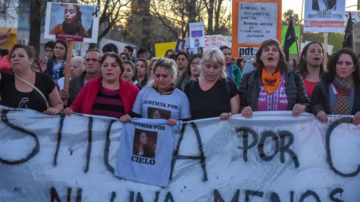 Imponente marcha por el crimen de Laura Cielo López en Neuquén