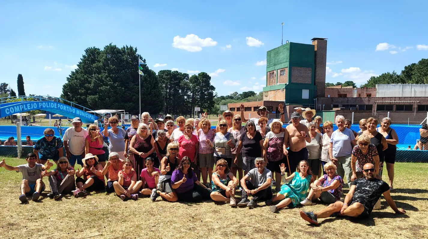 Participantes. Disfrutando de las actividades acuáticas en la colonia