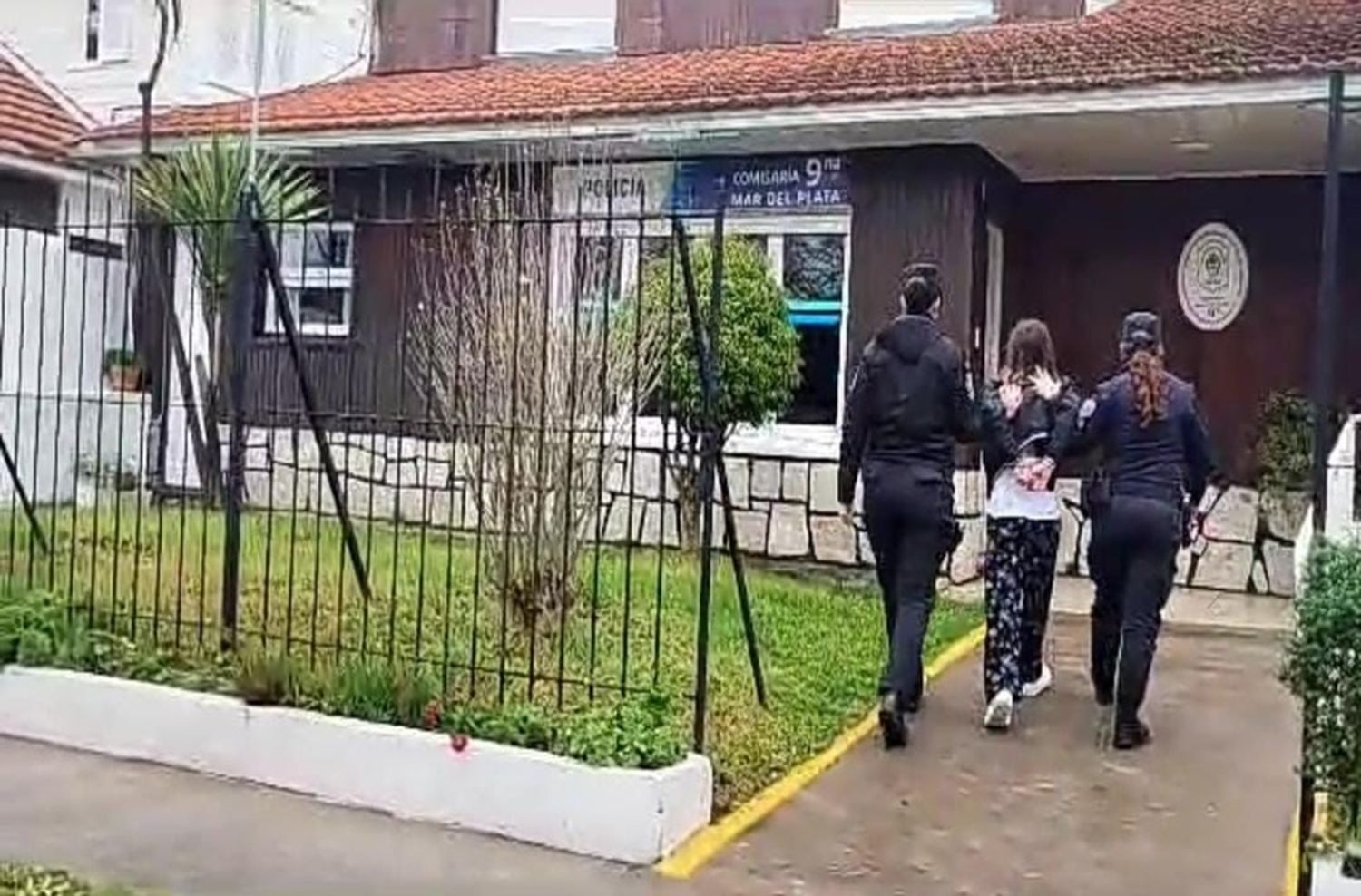Mecheros en zona Güemes robaron termos importados: uno logró fugarse