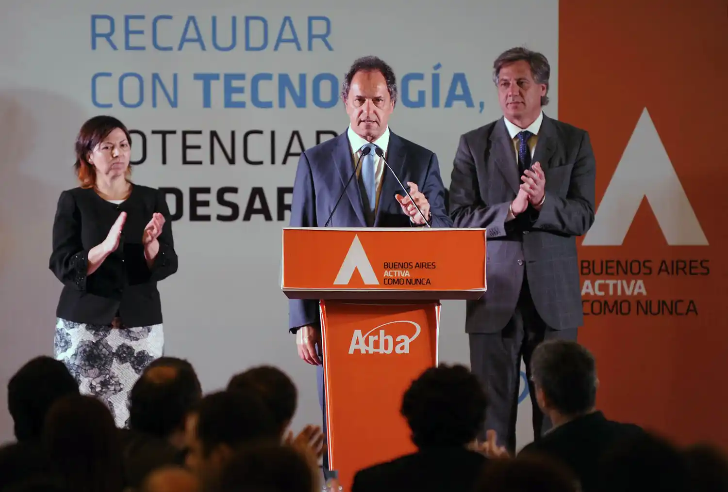 Scioli reconoció a los agentes de Arba