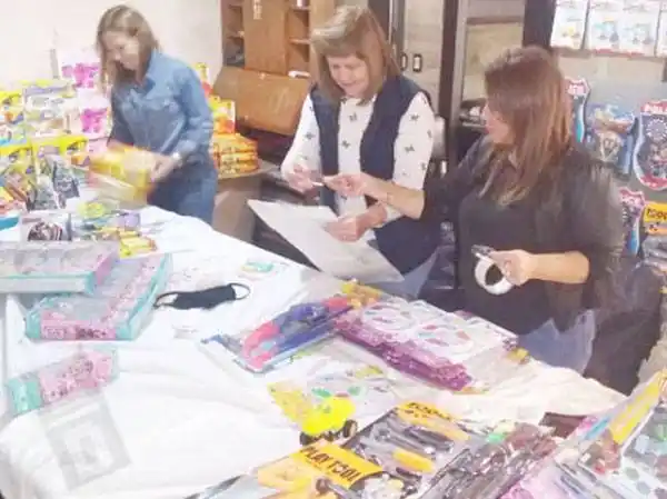 El gremio mercantil se prepara para agasajar a  todos los niños en su día 