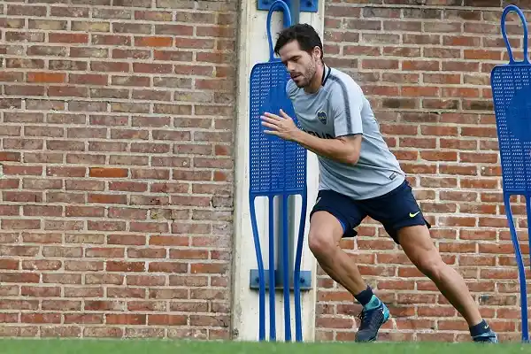 Gago acelera su vuelta: ¿podría jugar ante Newell's?