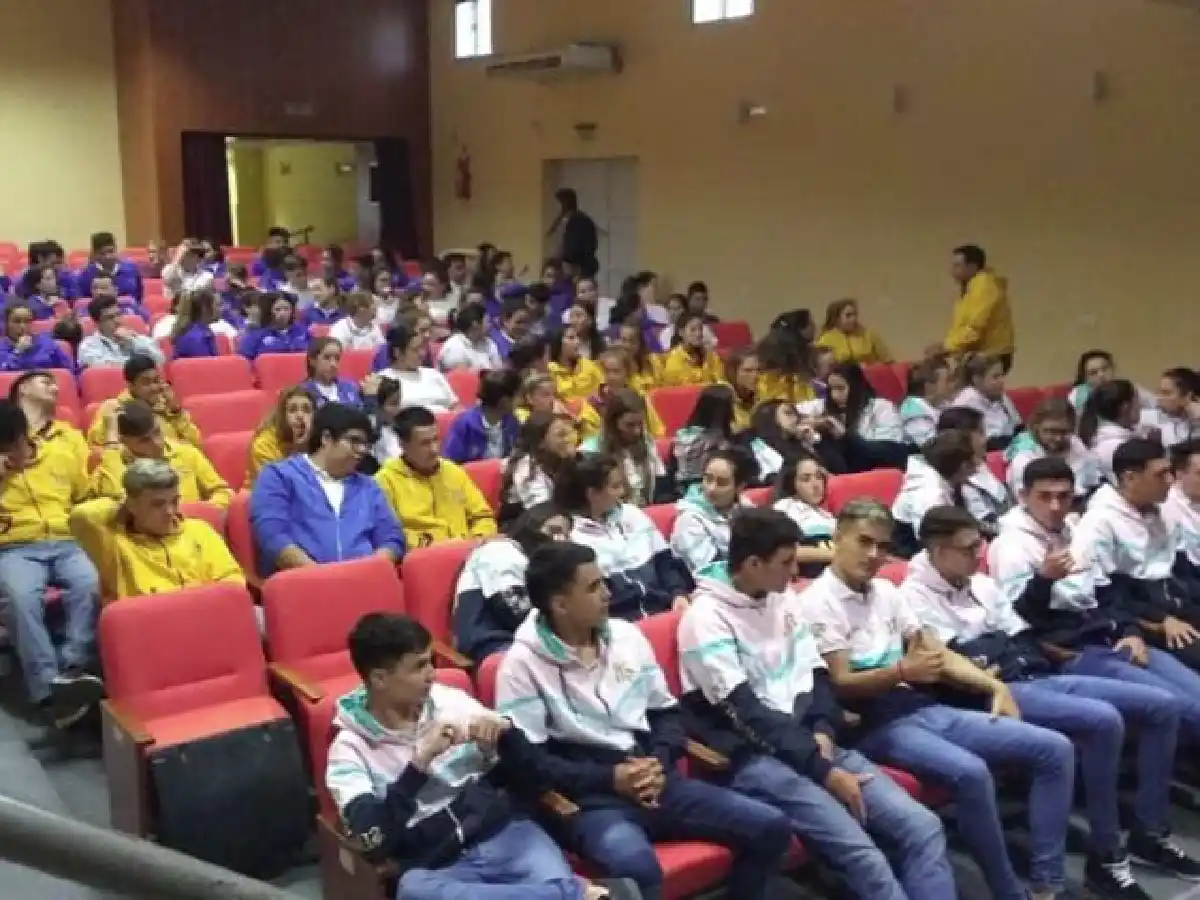 Alumnos brinkmanenses crean spots para prevenir accidentes viales               