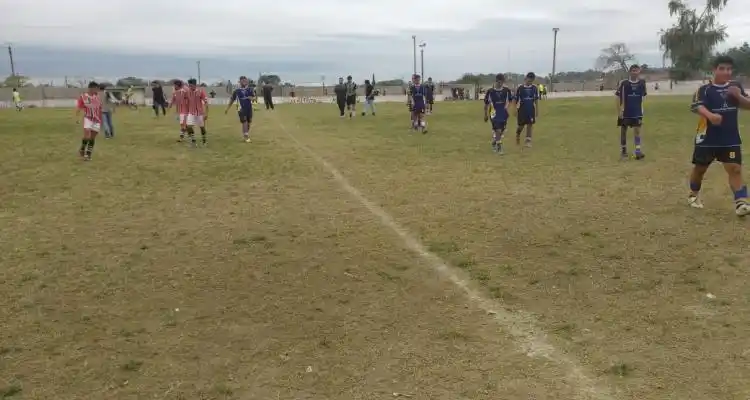 Defensores Unidos se quedó con los tres puntos pero no podrá utilizar su cancha por diez partidos