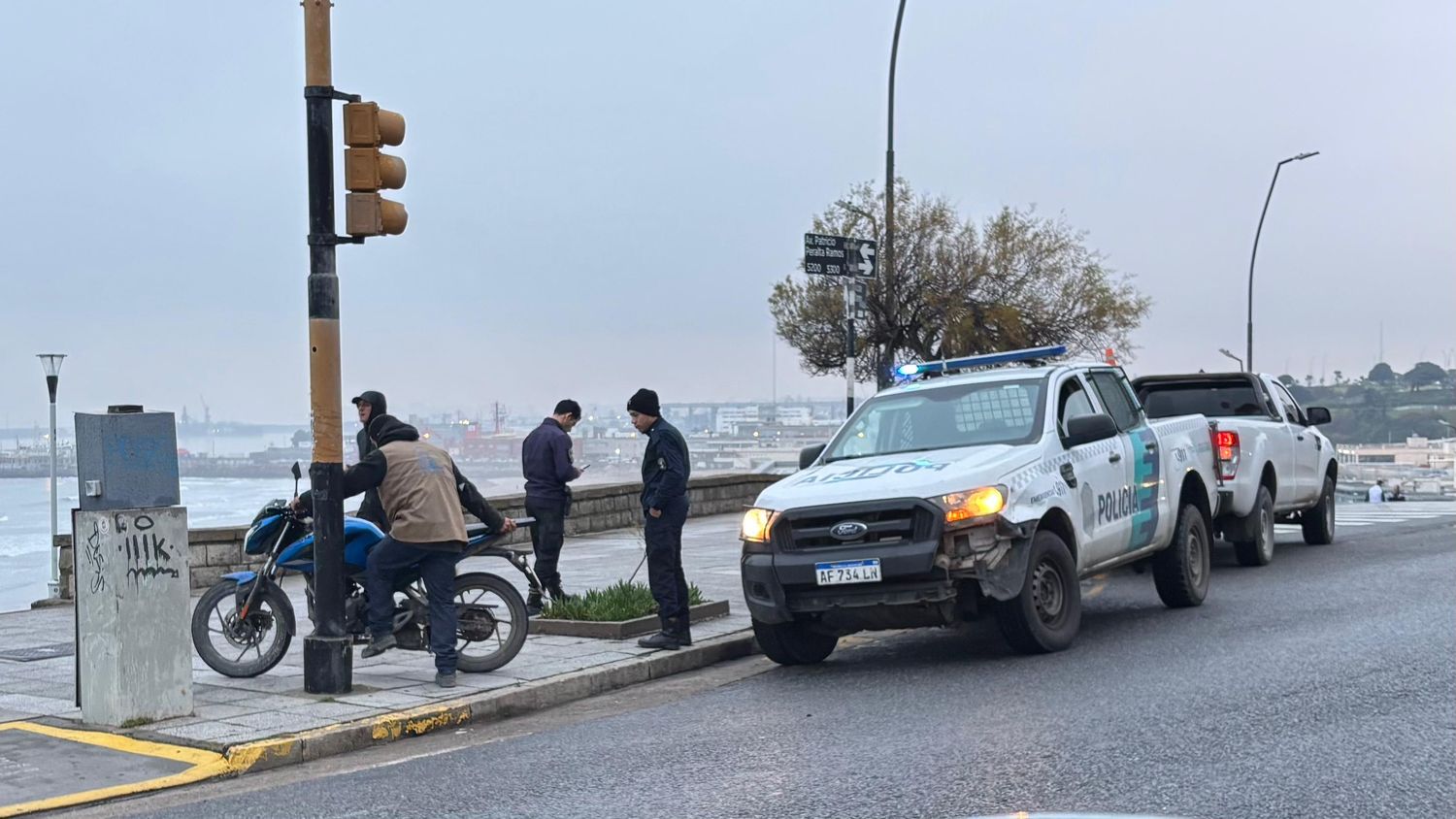 Rozó una moto, perdió el control y terminó hospitalizado