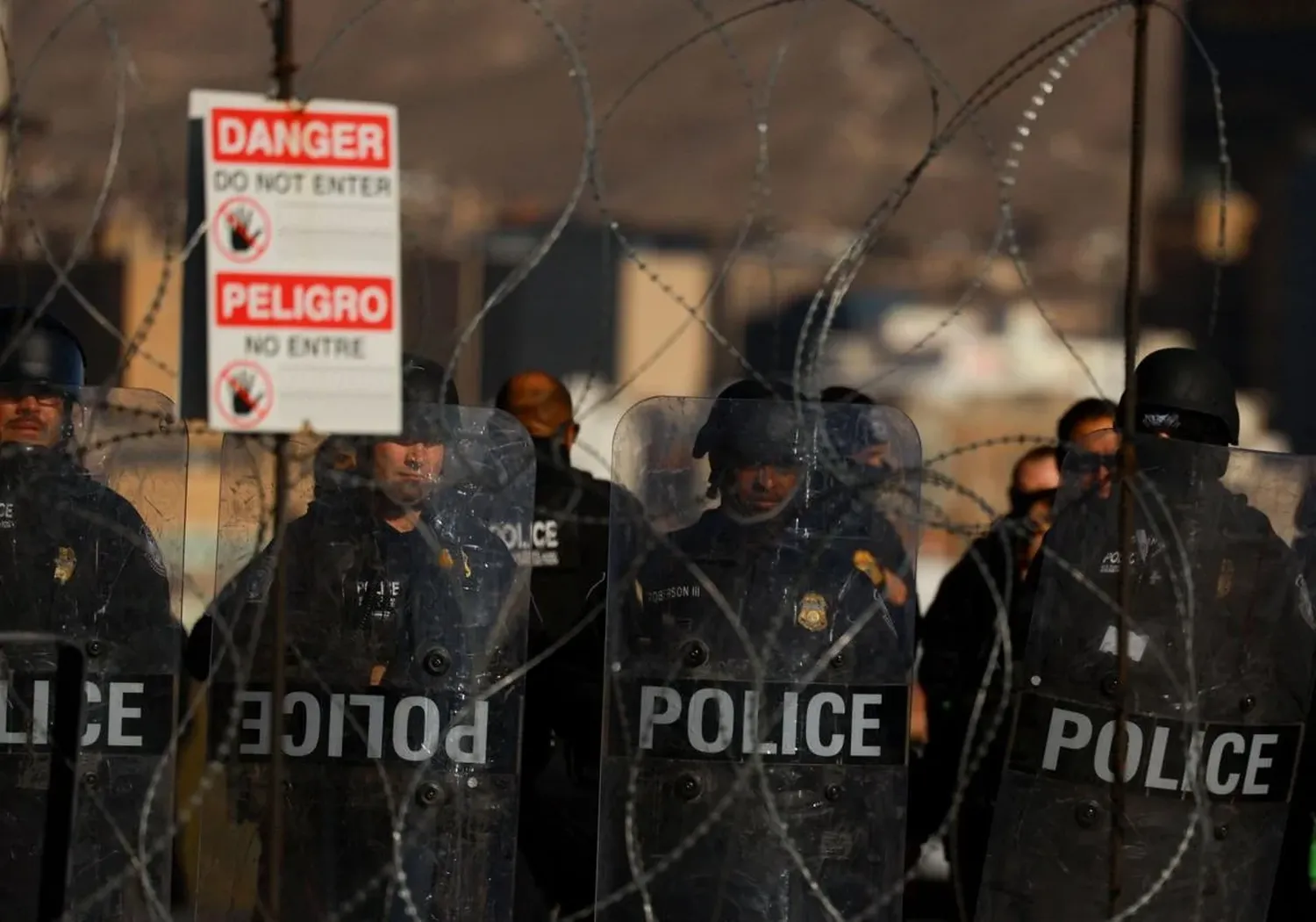 PRIMERA SEMANA DE TRUMP: 2.382 migrantes indocumentados detenidos y 1.797 con órdenes de captura